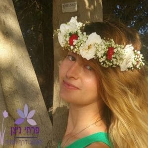 זר לראש "נופר" זר לראש יפייפה - בורוד לבן אדום עדין